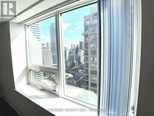 2606 - 955 Bay Street, Toronto, ON - Indoor Photo Showing Other Room