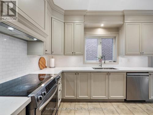 192 Chayna Crescent, Vaughan, ON - Indoor Photo Showing Kitchen