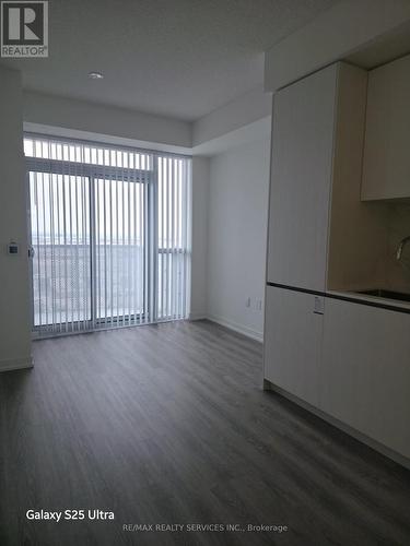 1708 - 8 Interchange Way W, Vaughan, ON - Indoor