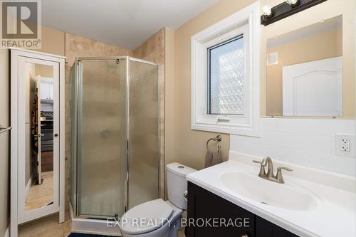 118 Napier Street, Kingston (Central City East), ON - Indoor Photo Showing Bathroom