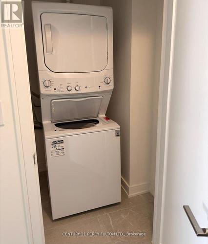 609 - 705 Davis Drive, Newmarket, ON - Indoor Photo Showing Laundry Room
