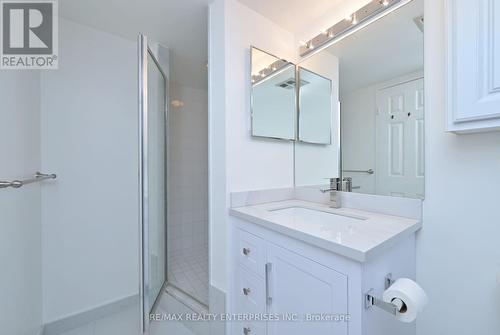 2308 - 400 Webb Drive, Mississauga, ON - Indoor Photo Showing Bathroom