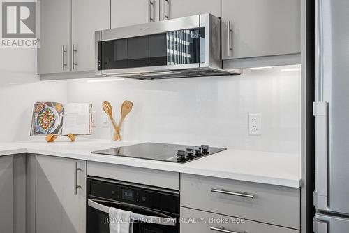 2506 - 340 Queen Street, Ottawa, ON - Indoor Photo Showing Kitchen With Upgraded Kitchen