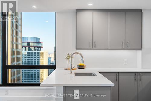 2506 - 340 Queen Street, Ottawa, ON - Indoor Photo Showing Kitchen