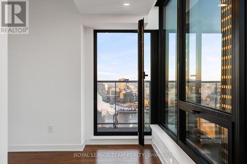 2506 - 340 Queen Street, Ottawa, ON - Indoor Photo Showing Other Room With Fireplace