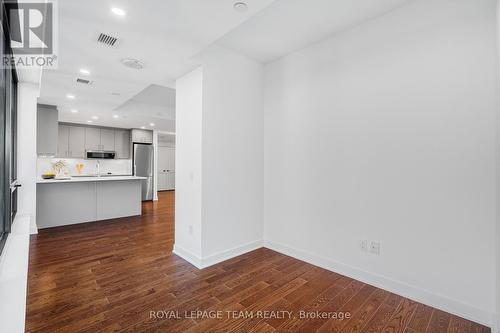 2506 - 340 Queen Street, Ottawa, ON - Indoor Photo Showing Kitchen