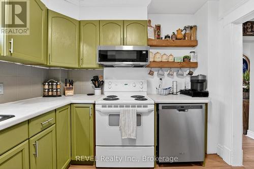 89 Queen Street N, Thorold (Thorold Downtown), ON - Indoor Photo Showing Kitchen