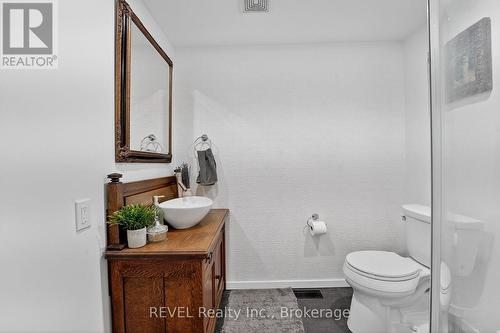 89 Queen Street N, Thorold (Thorold Downtown), ON - Indoor Photo Showing Bathroom