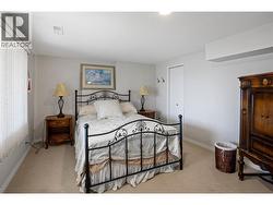 Lower level bedroom - 