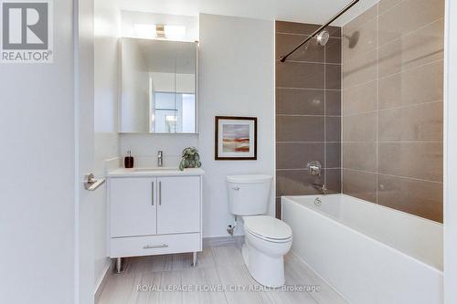 1502 - 105 Oneida Crescent, Richmond Hill, ON - Indoor Photo Showing Bathroom