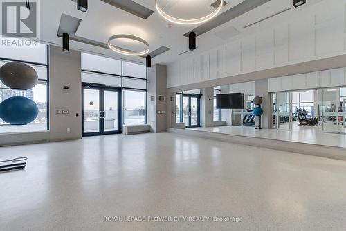 1502 - 105 Oneida Crescent, Richmond Hill, ON - Indoor