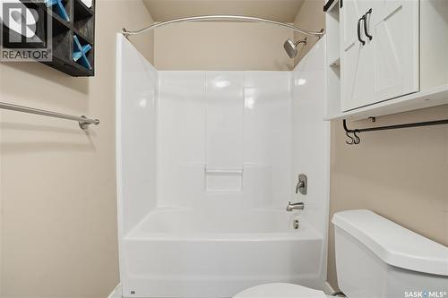305 2255 Angus Street, Regina, SK - Indoor Photo Showing Bathroom