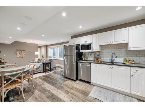21842 44 Avenue, Langley, BC - Indoor Photo Showing Kitchen With Double Sink