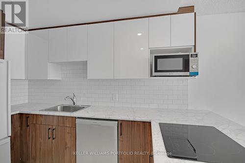 1704 - 914 Yonge Street, Toronto, ON - Indoor Photo Showing Kitchen With Upgraded Kitchen