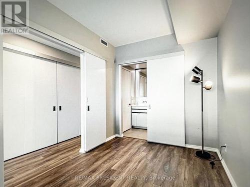1310 - 197 Yonge Street, Toronto, ON - Indoor Photo Showing Other Room