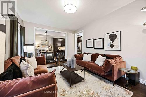 67 Florence Drive, Whitby, ON - Indoor Photo Showing Living Room