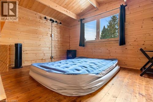 111 Wilson Drive, Georgian Bluffs, ON - Indoor Photo Showing Bedroom