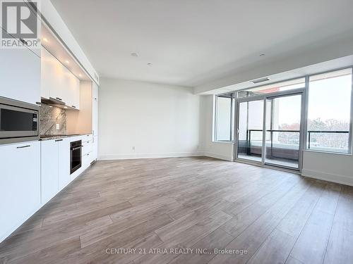 718 - 259 The Kingsway, Toronto, ON - Indoor Photo Showing Kitchen