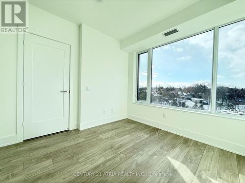 718 - 259 The Kingsway, Toronto, ON - Indoor Photo Showing Other Room