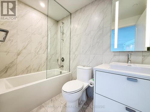 718 - 259 The Kingsway, Toronto, ON - Indoor Photo Showing Bathroom