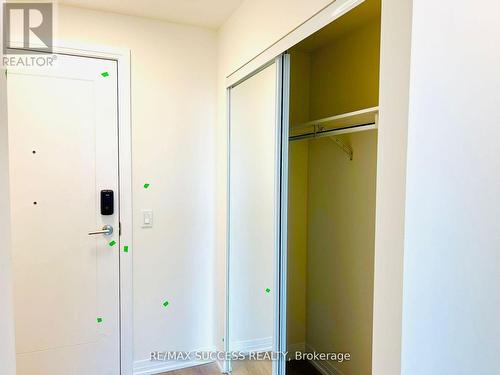 2909 - 15 Watergarden Drive, Mississauga, ON - Indoor Photo Showing Other Room