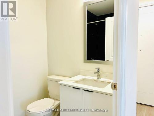 2909 - 15 Watergarden Drive, Mississauga, ON - Indoor Photo Showing Bathroom