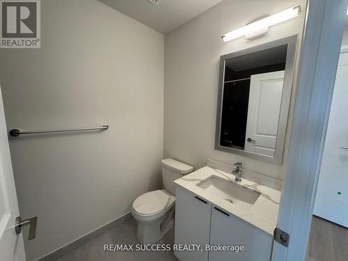 2909 - 15 Watergarden Drive, Mississauga, ON - Indoor Photo Showing Bathroom