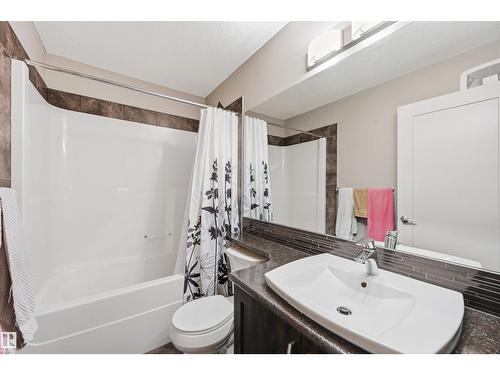 140 Axbridge Ga, Sherwood Park, AB - Indoor Photo Showing Bathroom