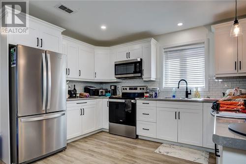 4537 & 4549 Notre Dame Avenue, Hanmer, ON - Indoor Photo Showing Kitchen