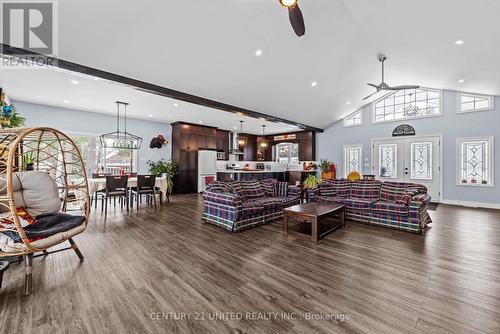 7544 Highway 35, Kawartha Lakes (Laxton/Digby/Longford), ON - Indoor Photo Showing Living Room