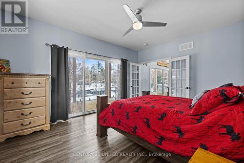 7544 Highway 35, Kawartha Lakes (Laxton/Digby/Longford), ON - Indoor Photo Showing Bedroom