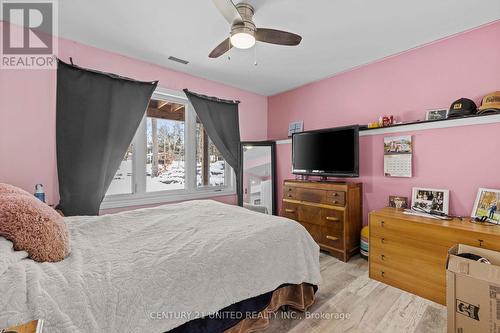 7544 Highway 35, Kawartha Lakes (Laxton/Digby/Longford), ON - Indoor Photo Showing Bedroom