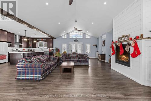 7544 Highway 35, Kawartha Lakes (Laxton/Digby/Longford), ON - Indoor Photo Showing Living Room