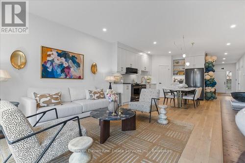 68 Cygnet Drive, Stratford, ON - Indoor Photo Showing Living Room