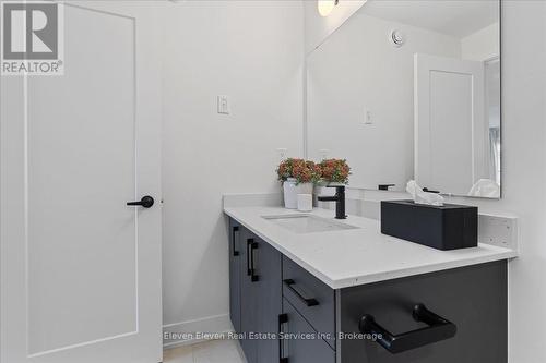 68 Cygnet Drive, Stratford, ON - Indoor Photo Showing Bathroom