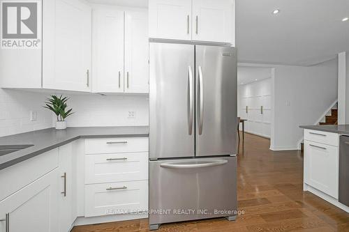 112 Thomas Street, Cambridge, ON - Indoor Photo Showing Kitchen