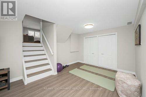 112 Thomas Street, Cambridge, ON - Indoor Photo Showing Other Room