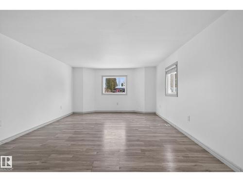 543 Evergreen St Nw, Edmonton, AB - Indoor Photo Showing Other Room