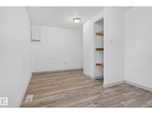 543 Evergreen St Nw, Edmonton, AB - Indoor Photo Showing Other Room