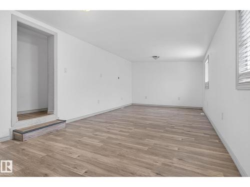 543 Evergreen St Nw, Edmonton, AB - Indoor Photo Showing Other Room