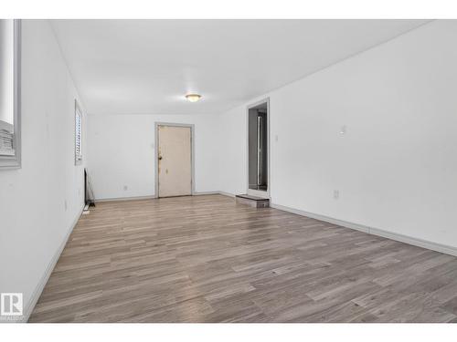 543 Evergreen St Nw, Edmonton, AB - Indoor Photo Showing Other Room