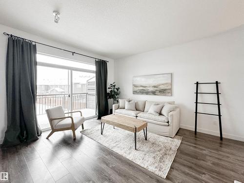 #14 100 Jensen Bv, St. Albert, AB - Indoor Photo Showing Living Room