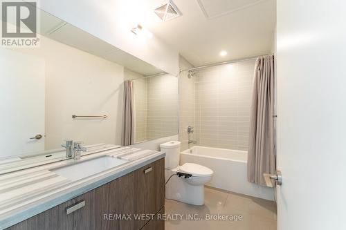 1201 - 290 Adelaide Street, Toronto, ON - Indoor Photo Showing Bathroom