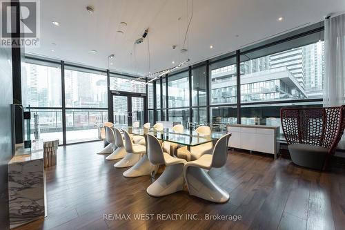 1201 - 290 Adelaide Street, Toronto, ON - Indoor