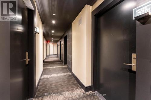 1201 - 290 Adelaide Street, Toronto, ON - Indoor Photo Showing Other Room