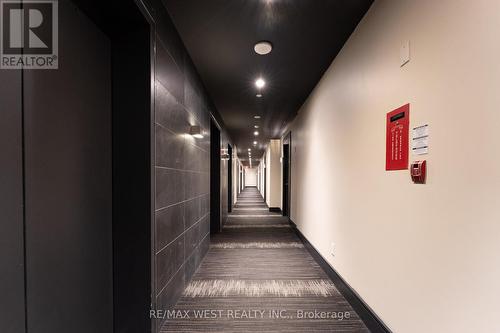 1201 - 290 Adelaide Street, Toronto, ON - Indoor Photo Showing Other Room