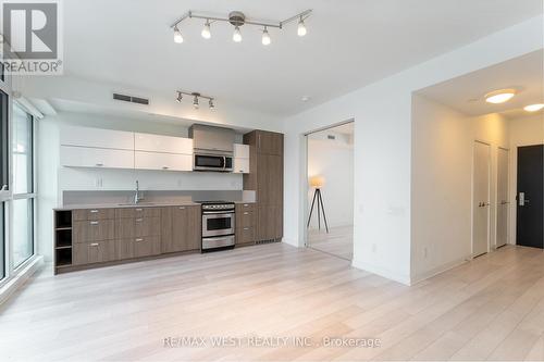 1201 - 290 Adelaide Street, Toronto, ON - Indoor Photo Showing Kitchen
