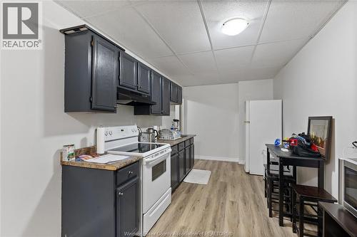 1400-1430 Seneca Street, Windsor, ON - Indoor Photo Showing Kitchen