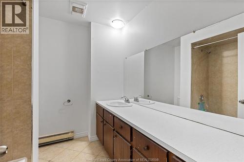 1400-1430 Seneca Street, Windsor, ON - Indoor Photo Showing Bathroom