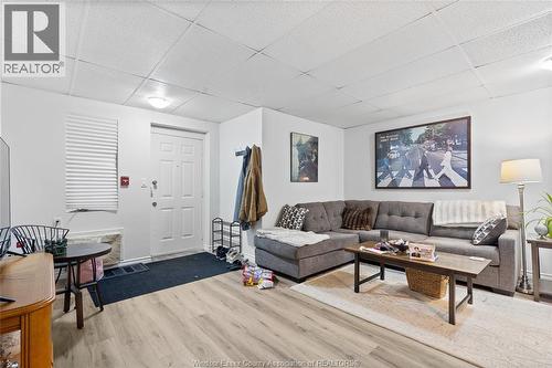 1400-1430 Seneca Street, Windsor, ON - Indoor Photo Showing Living Room